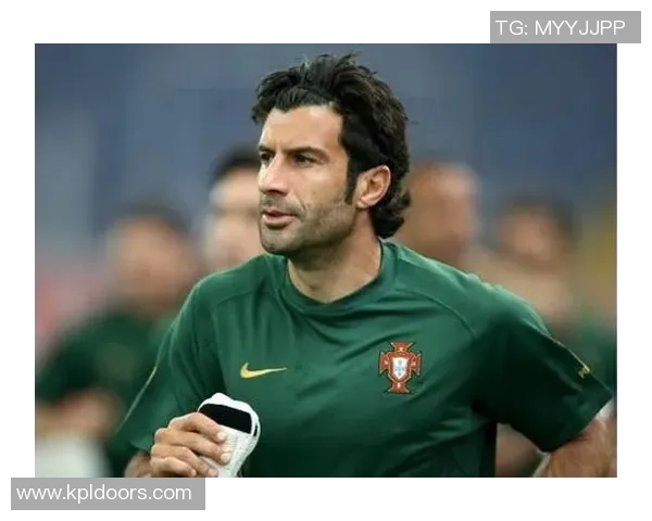 足球明星们的绰号揭秘:从小跳蚤到魔术师的背后故事与含义