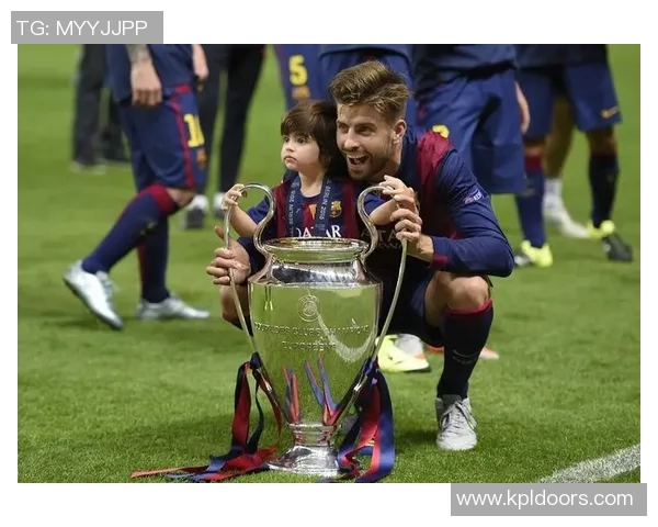 足球明星温馨瞬间抱小孩的背后故事与感人时刻揭秘 足球明星温馨瞬间抱小孩的背后故事与感人时刻揭秘